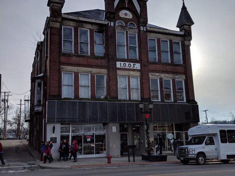 Battle Horse Knives is a knife store in Delphos, Ohio featuring Custom, Handmade, Hunting knives and knife sharpening.