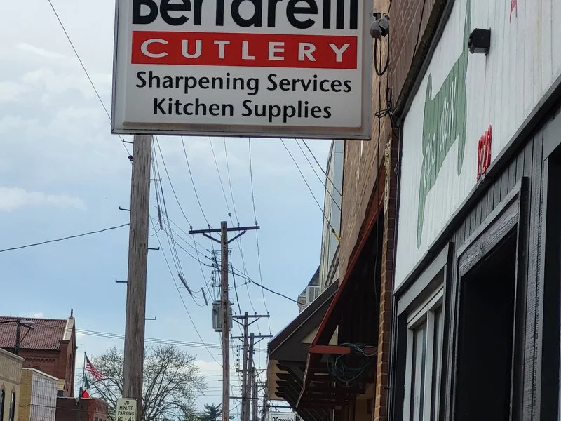 Bertarelli Co. is a knife store in Campbell Hill, Illinois featuring Handmade, Kitchen, Chef knives and knife sharpening.