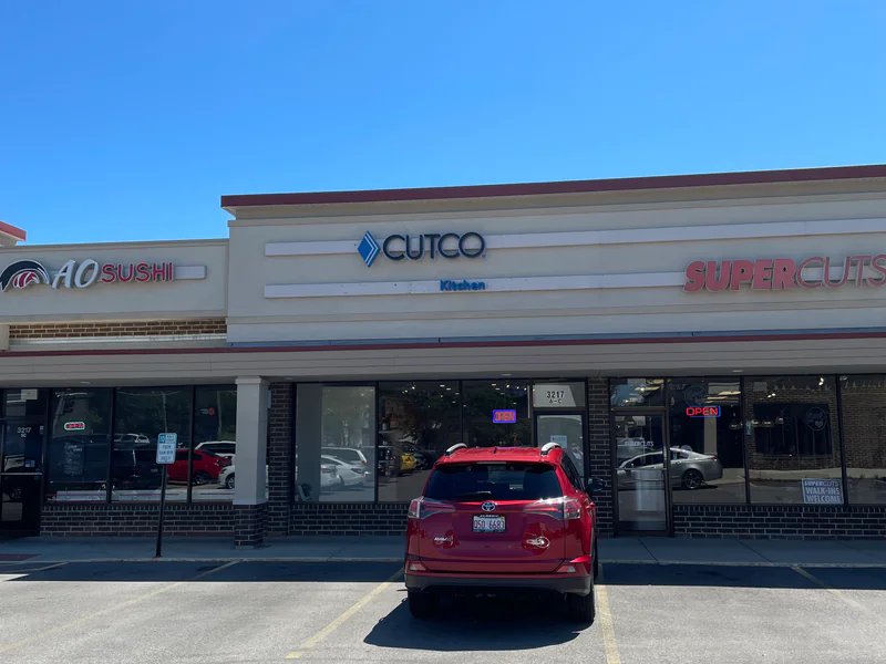 Cutco® Kitchen is a knife store in Chicago Heights, Illinois featuring Shun, Custom, Carbon steel knives and knife sharpening.