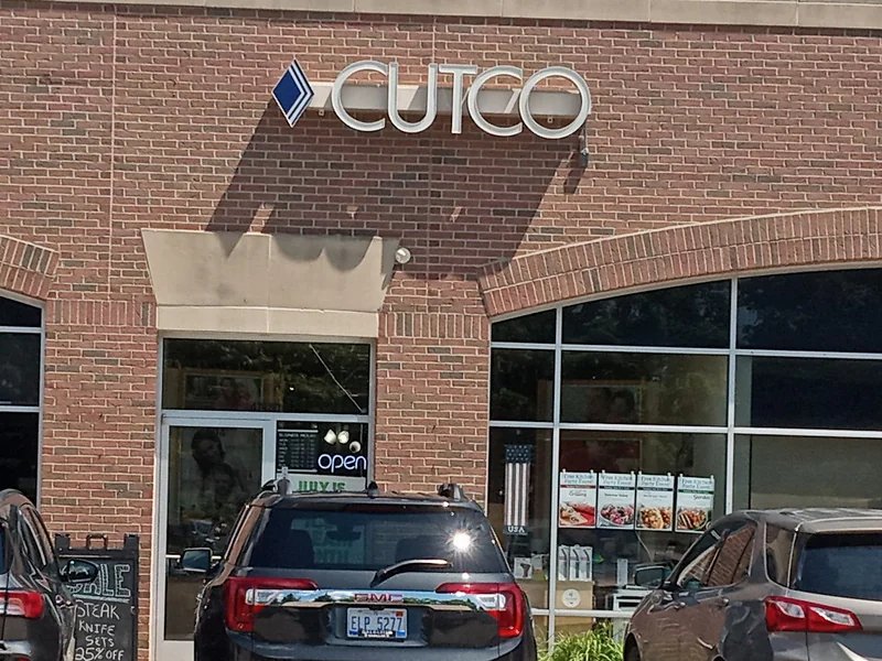 Cutco® Kitchen is a knife store in Detroit, Michigan featuring Kitchen knives and knife sharpening.