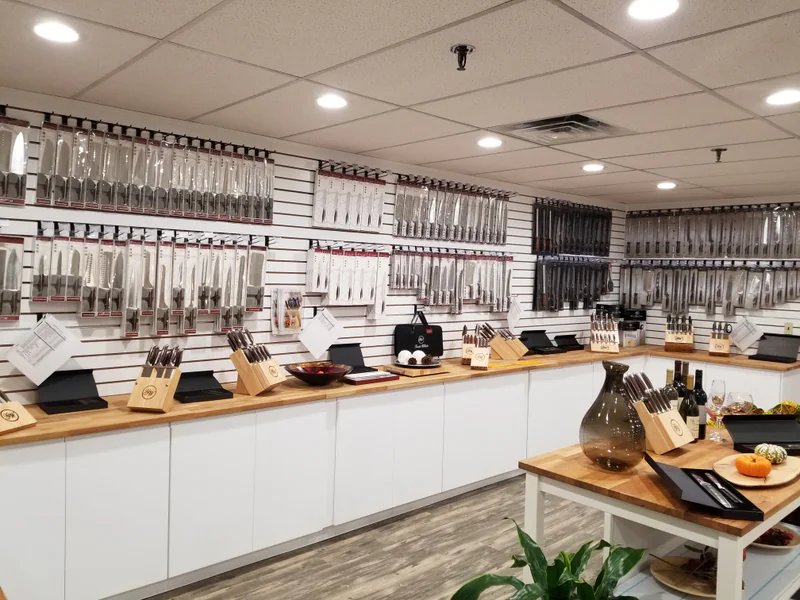 Günter Wilhelm is a knife store in Absecon, New Jersey featuring Mac, German, Custom knives and knife sharpening.