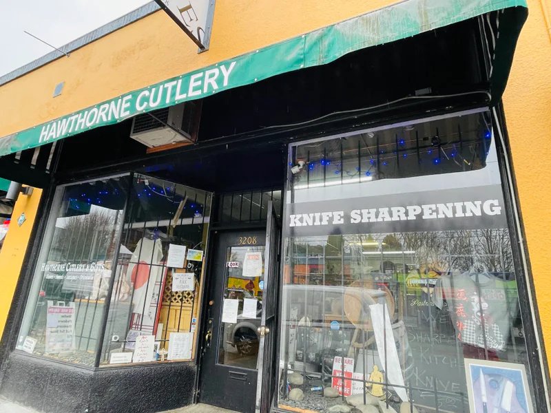 Hawthorne Cutlery is a knife store in Brightwood, Oregon featuring Kitchen, Custom, Japanese knives and knife sharpening.