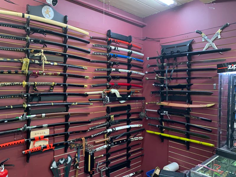 Highlander Knives Swords ETC is a knife store in Brightwood, Oregon featuring Benchmade, Zero tolerance, Pocket knives and knife sharpening.