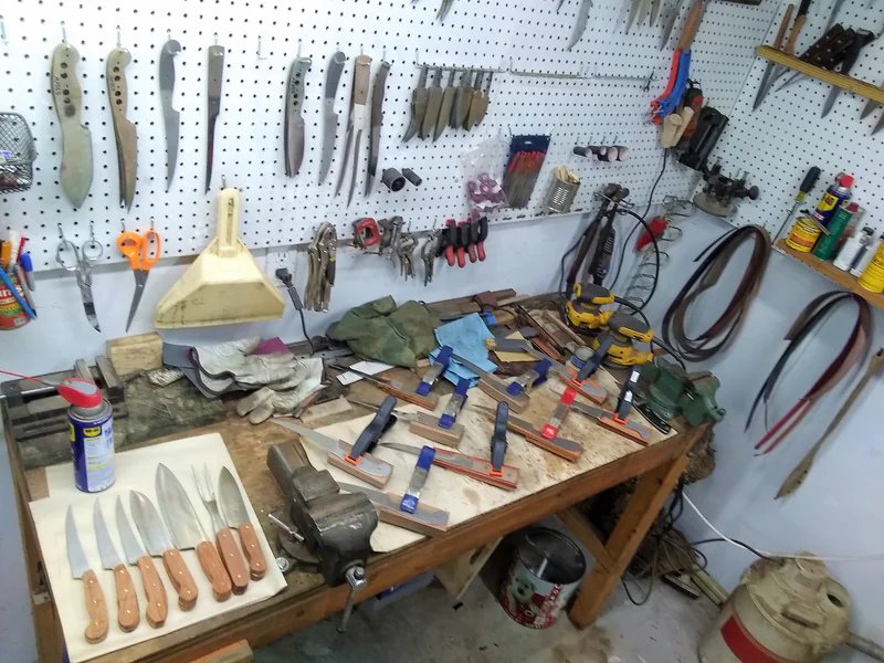 Knives, By George is a knife store in Atlantic, North Carolina with a wide selection of knives.