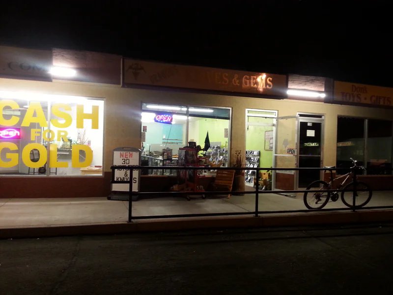 DRAGON'S KNIVES & GEMS is a knife store in Apache Junction, Arizona with a wide selection of knives and sharpening.