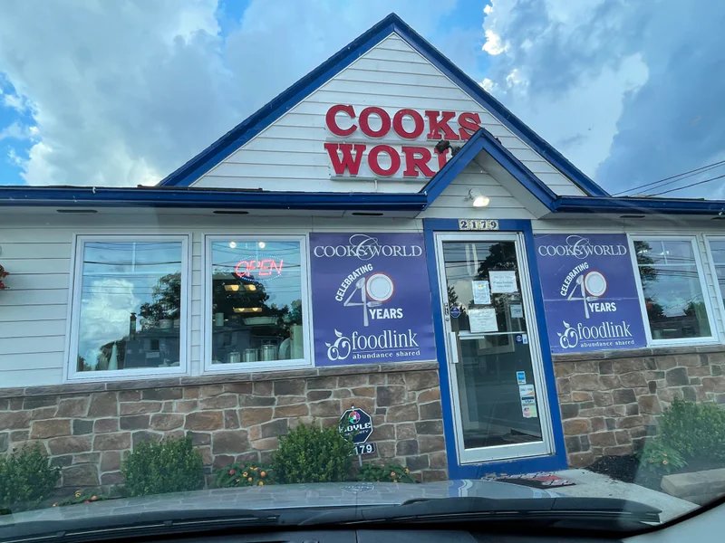 Cooks' World is a knife store in Rochester, New York featuring Custom, Kitchen knives and knife sharpening.