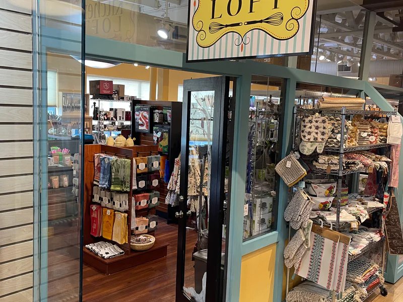 The Kitchen Loft is a knife store in Ann Arbor, Michigan featuring Kitchen knives.