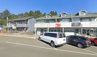 The Salty Seagull is a knife store in Depoe Bay, Oregon with a wide selection of knives.