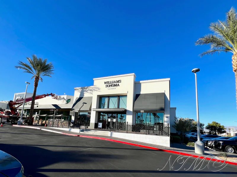 Williams-Sonoma is a knife store in Las Vegas, Nevada featuring Custom knives and knife sharpening.
