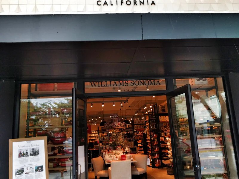 Williams-Sonoma is a knife store in Miami, Florida featuring Custom, Kitchen knives and knife sharpening.
