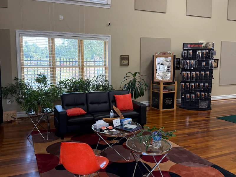 KnifeCenter is a knife store in Fredericksburg, Texas featuring Custom, Kitchen knives and knife sharpening.
