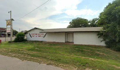 McDowell's Custom Knives is a knife store in Freedom, Oklahoma with a wide selection of knives.