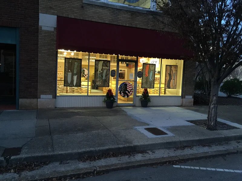 USA Made Blade is a knife store in Ararat, North Carolina featuring Hinderer, Custom knives and knife sharpening.