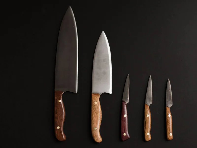 Blue Lantern Knifeworks is a knife sharpening store in Detroit, Michigan providing blade services.