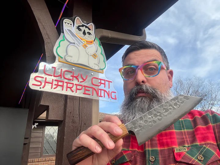 Lucky Cat Sharpening is a knife sharpening store in Lincoln, Nebraska providing blade services.