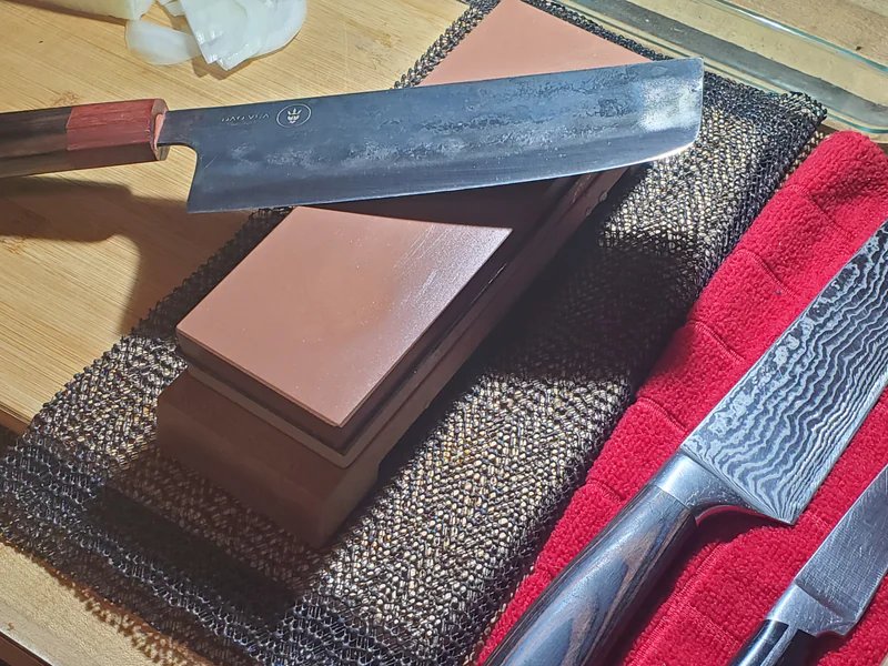 Razor's Edge Sharpening is a knife sharpening store in Lafayette, Indiana providing expert blade services.