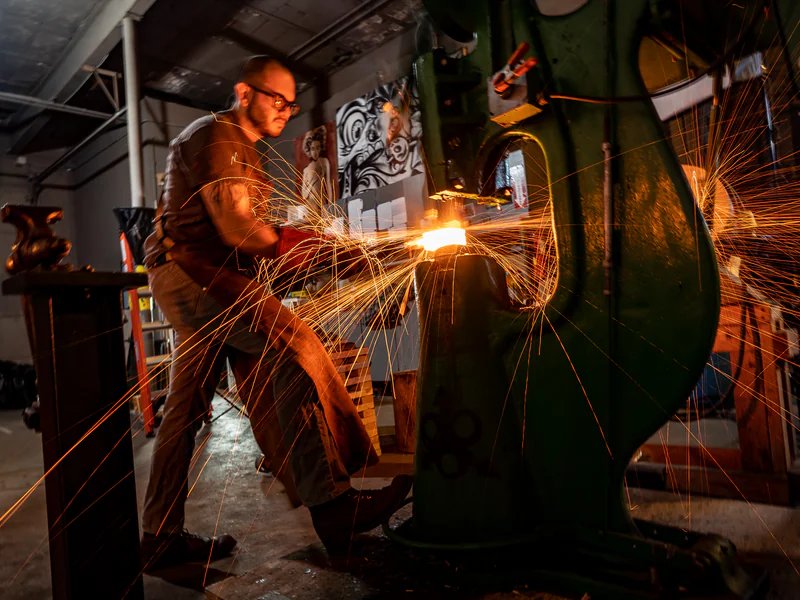 zimKnives is a knife sharpening store in Milwaukee, Wisconsin providing blade services.