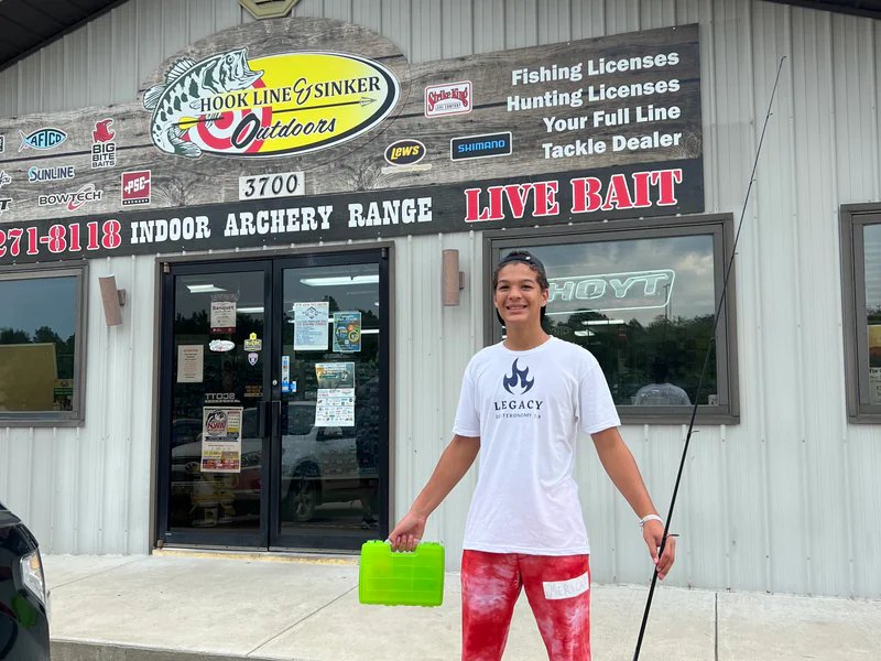 Hook Line & Sinker is a knife store in Bella Vista, Arkansas featuring Buck knives and knife sharpening.
