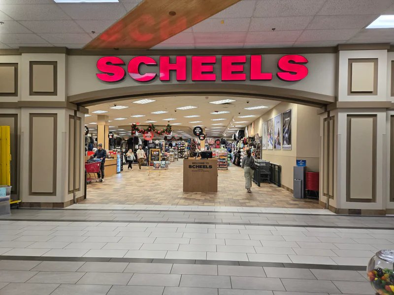 Scheels is a knife store in Bismarck, North Dakota featuring Hunting, Custom knives and knife sharpening.