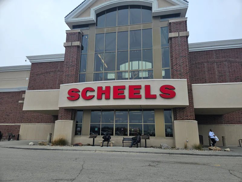 Scheels is a knife store in Rochester, Minnesota featuring Hunting, Custom knives and knife sharpening.