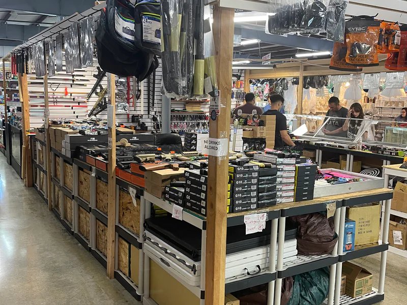 The Blade Bros is a knife store in Adell, Wisconsin featuring Custom knives and knife sharpening.