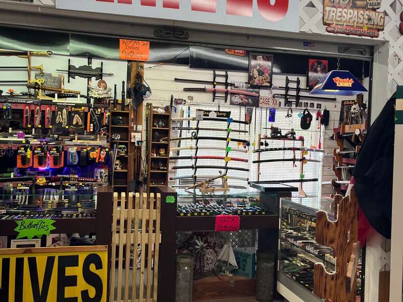 The Knife Store is a knife store in Destin, Florida with a wide selection of knives.