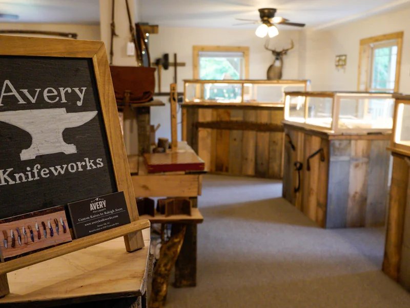 Avery Knifeworks is a knife store in Ararat, North Carolina featuring Custom, Kitchen knives and knife sharpening.