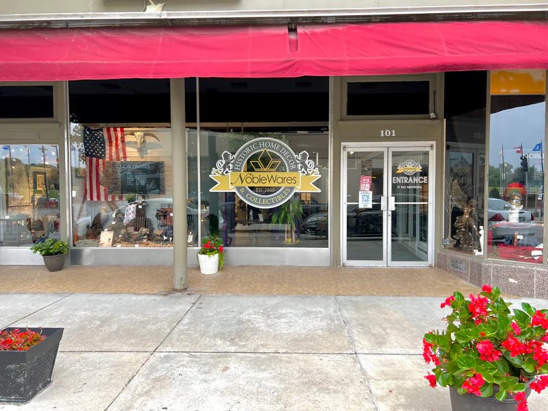 NobleWares is a knife store in Barry, Illinois with a wide selection of knives and sharpening.