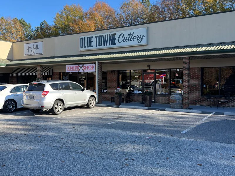 Olde Towne Cutlery is a knife store in Atlanta, Georgia featuring Pocket, Kitchen, Spyderco knives and knife sharpening.