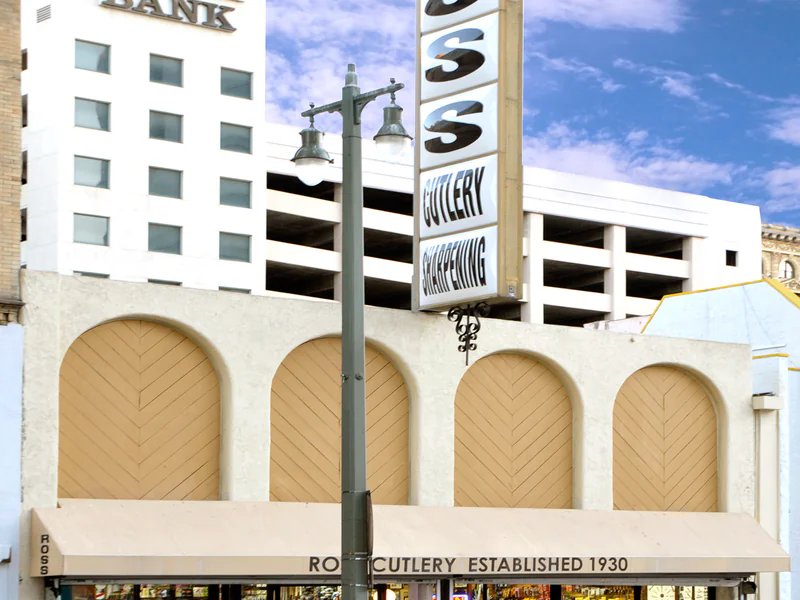 Ross Cutlery is a knife store in Los Angeles, California featuring Kitchen, Kershaw, Buck knives and knife sharpening.