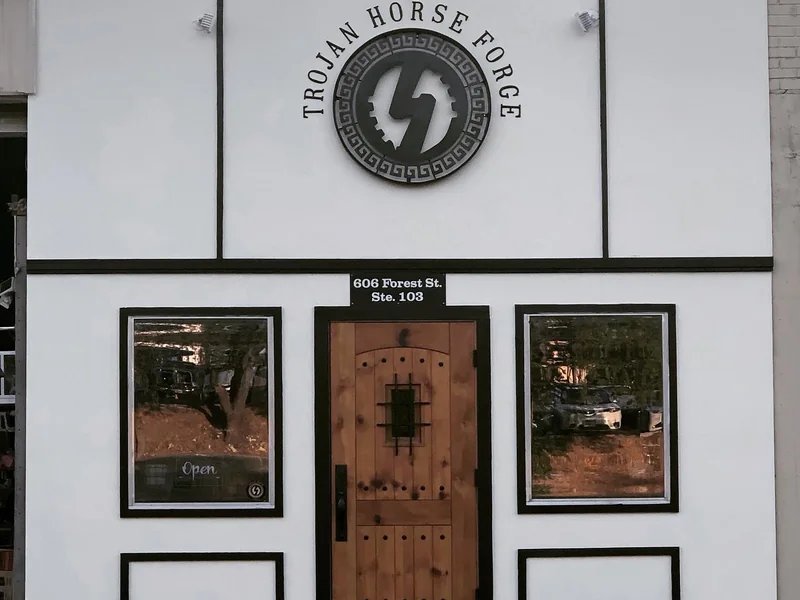 Trojan Horse Forge is a knife store in Flatonia, Texas featuring Damascus, Custom, Kitchen knives and knife sharpening.