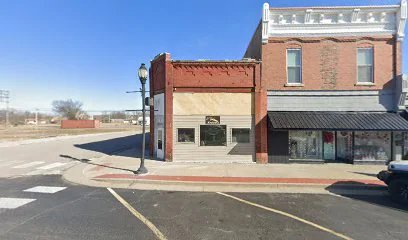 EDGE Knives is a knife store in Monument, Kansas featuring Handmade knives.