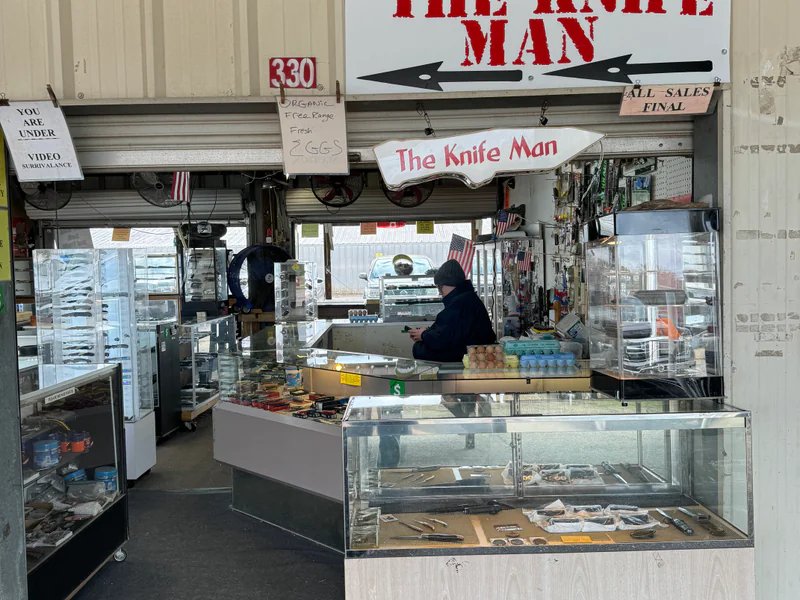 The knifeman Mobile Fleamarket is a knife store in Bellamy, Alabama featuring Crkt knives and knife sharpening.