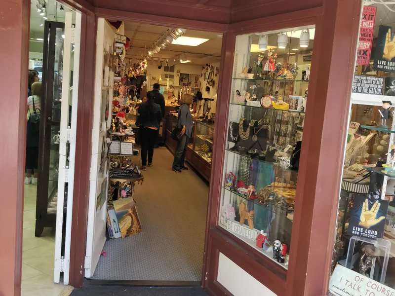 Adam Fox Cutlery is a knife store in Big Sur, California featuring Handmade knives.