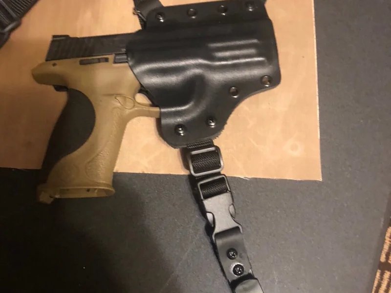 Patriot Gear:custom:Kydex:holsters:Sheath’s is a knife store in Columbia Falls, Montana with a wide selection of knives.