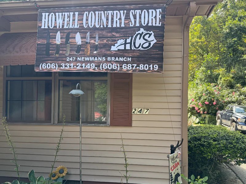 Howell Country Store is a knife store in Adairville, Kentucky featuring Custom knives.