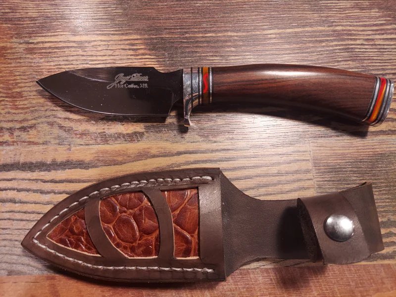 Jay Dees knives is a knife store in Ashland, Mississippi with a wide selection of knives.