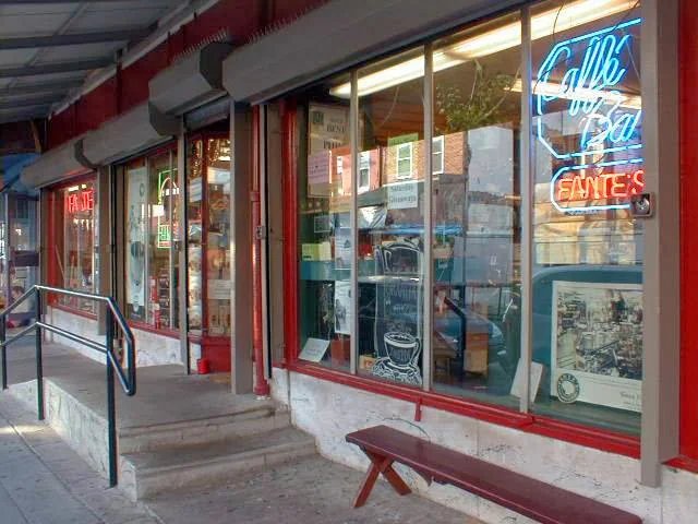 Fante's Kitchen Shop is a knife store in Philadelphia, Pennsylvania featuring Custom, Chef, Kitchen knives and knife sharpening.