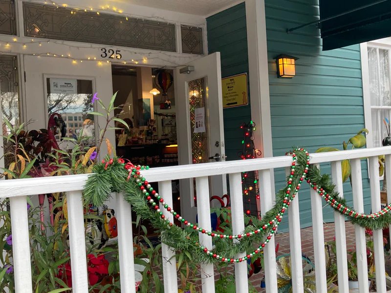 Home Essentials is a knife store in Lakeland, Florida featuring Custom, Kitchen knives and knife sharpening.