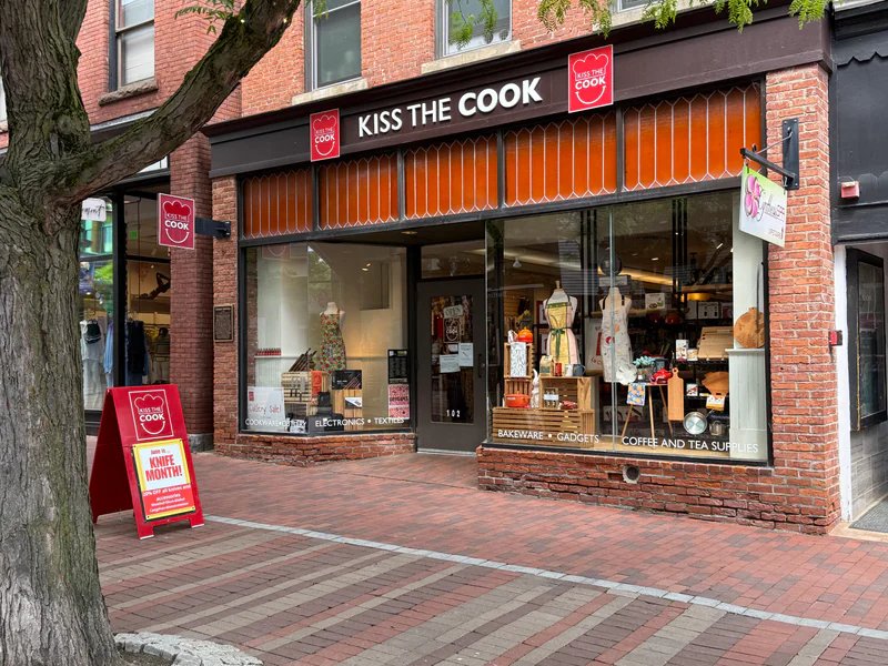 Kiss the Cook is a knife store in Adamant, Vermont featuring Kitchen, German, Custom knives and knife sharpening.