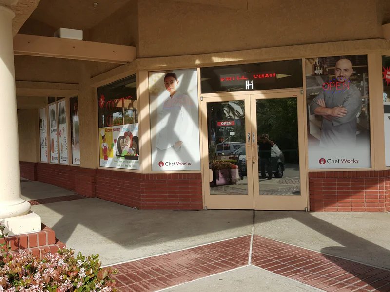 Kitchen Fantasy is a knife store in Murrieta, California featuring Chef, Mac, Custom knives and knife sharpening.