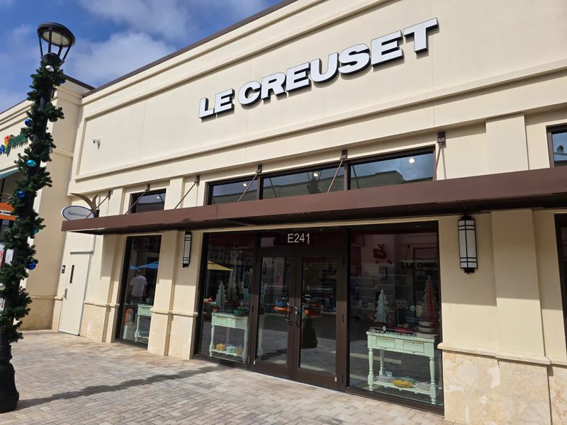 Le Creuset Outlet Store is a knife store in West Palm Beach, Florida featuring Custom, Kitchen, Chef knives and knife sharpening.