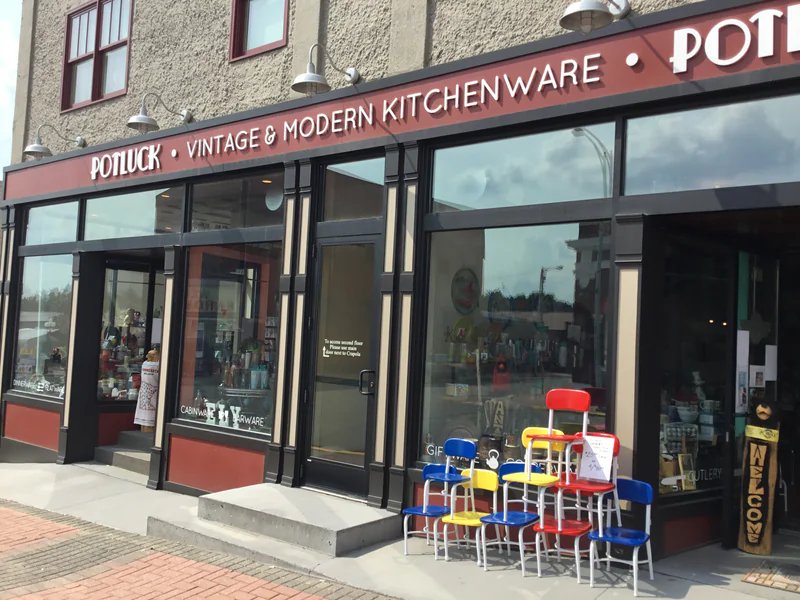 Potluck Kitchenware is a knife store in Ely, Minnesota featuring Kitchen knives and knife sharpening.
