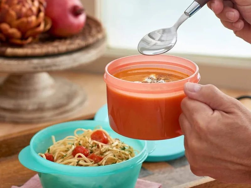 Sharon's Tupperware is a knife store in Washburn, North Dakota with a wide selection of knives.