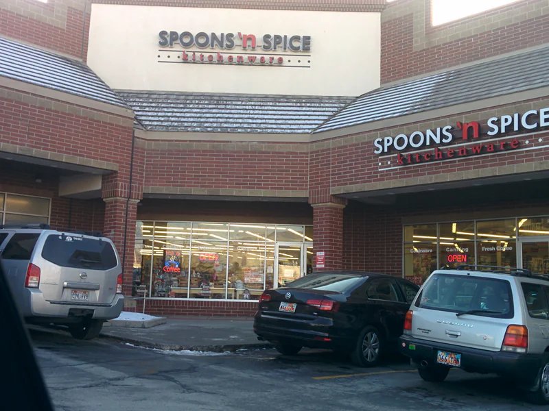 Spoons 'n Spice Kitchenware is a knife store in Salt Lake City, Utah featuring Kitchen knives and knife sharpening.