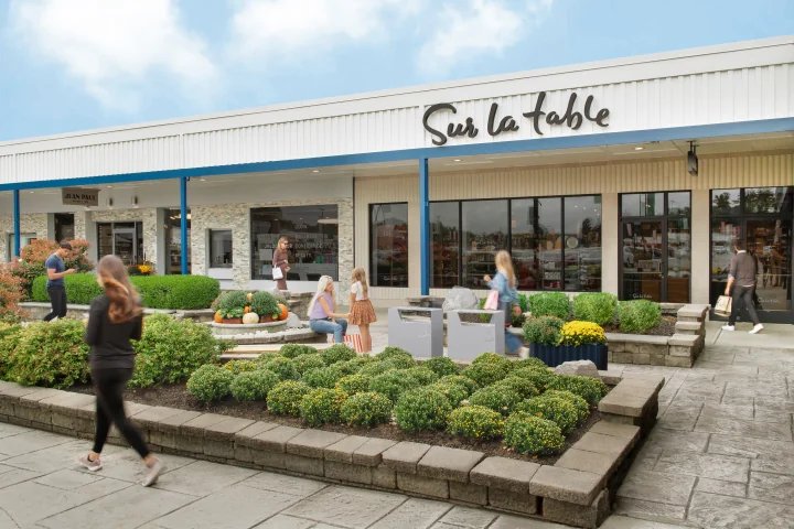 Sur La Table is a knife store in Albany, New York featuring Chef, Kitchen knives and knife sharpening.