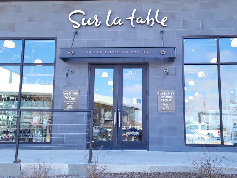 Sur La Table is a knife store in Oklahoma City, Oklahoma featuring Chef knives and knife sharpening.
