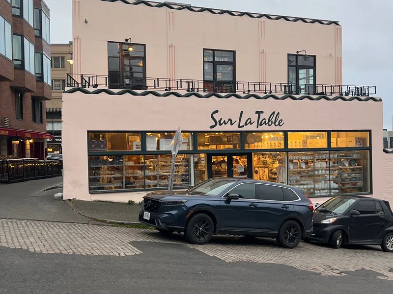 Sur La Table is a knife store in Seattle, Washington featuring Shun, Custom, Kitchen knives and knife sharpening.