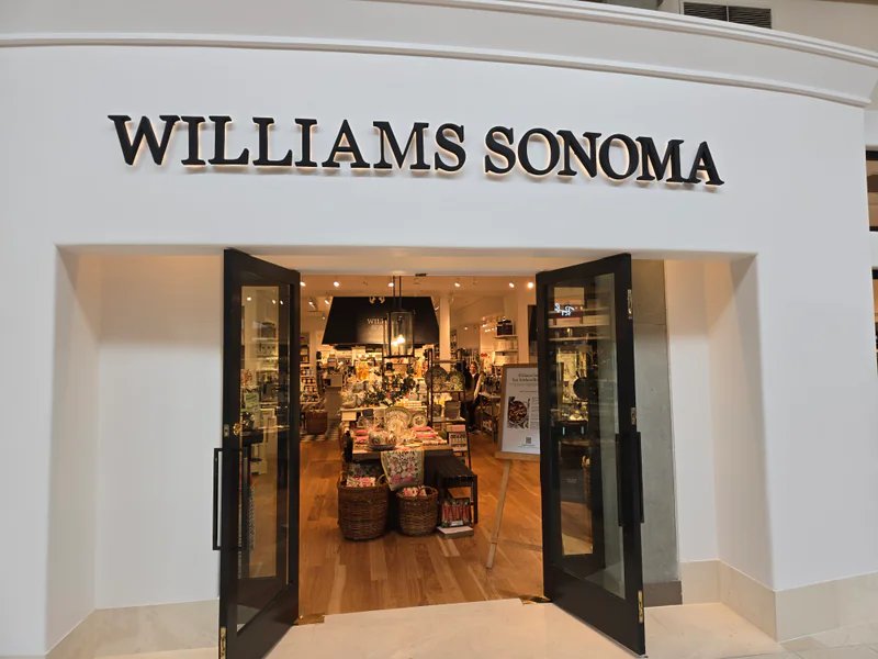 Williams-Sonoma is a knife store in Bellevue, Idaho featuring Custom, Mac knives and knife sharpening.