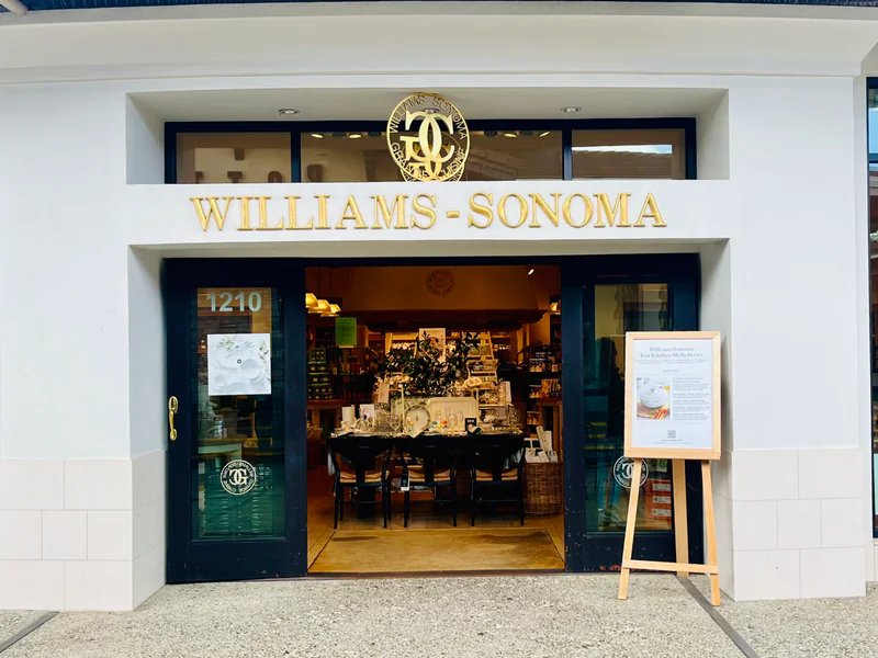 Williams-Sonoma is a knife store in Big Sur, California featuring Custom, Kitchen knives and knife sharpening.
